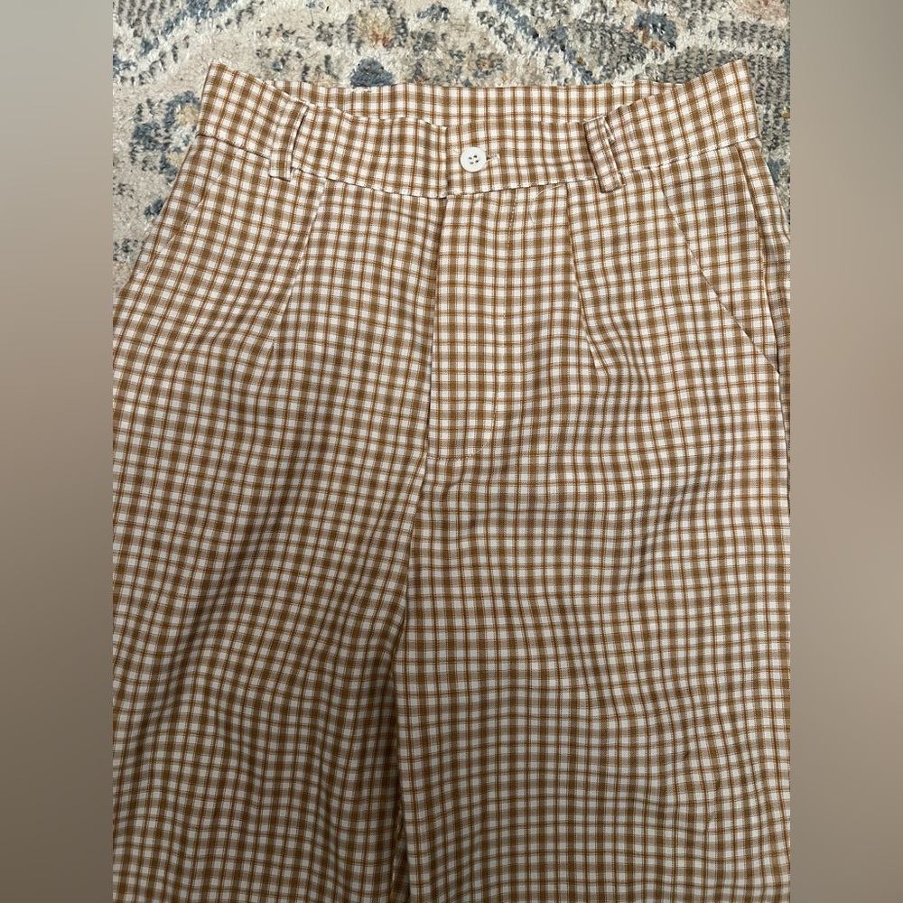 White and beige gingham loose pants